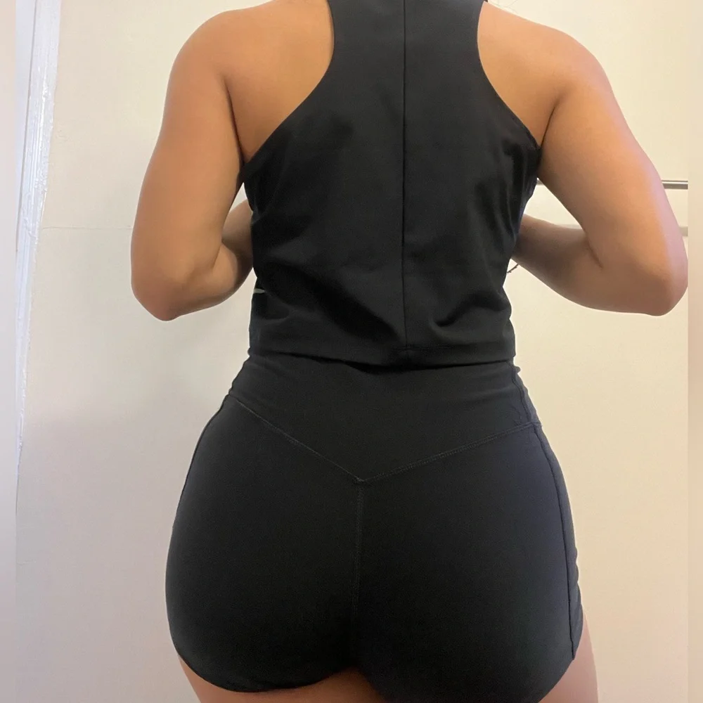 Nike Top - Picture 2 of 4